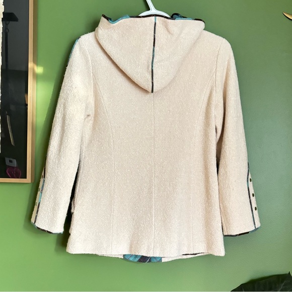 Beige jacket - Picture 9 of 12